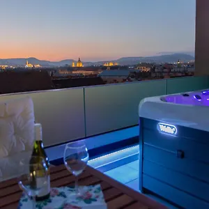 https://brand-new-loft-luxury-penthouse-with-jakuzzi-centropolitan.inbudapesthotels.com