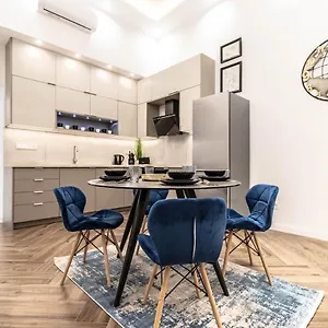 https://assea-elegant-apartment-with-2-bedroom-in-downtown.inbudapesthotels.com